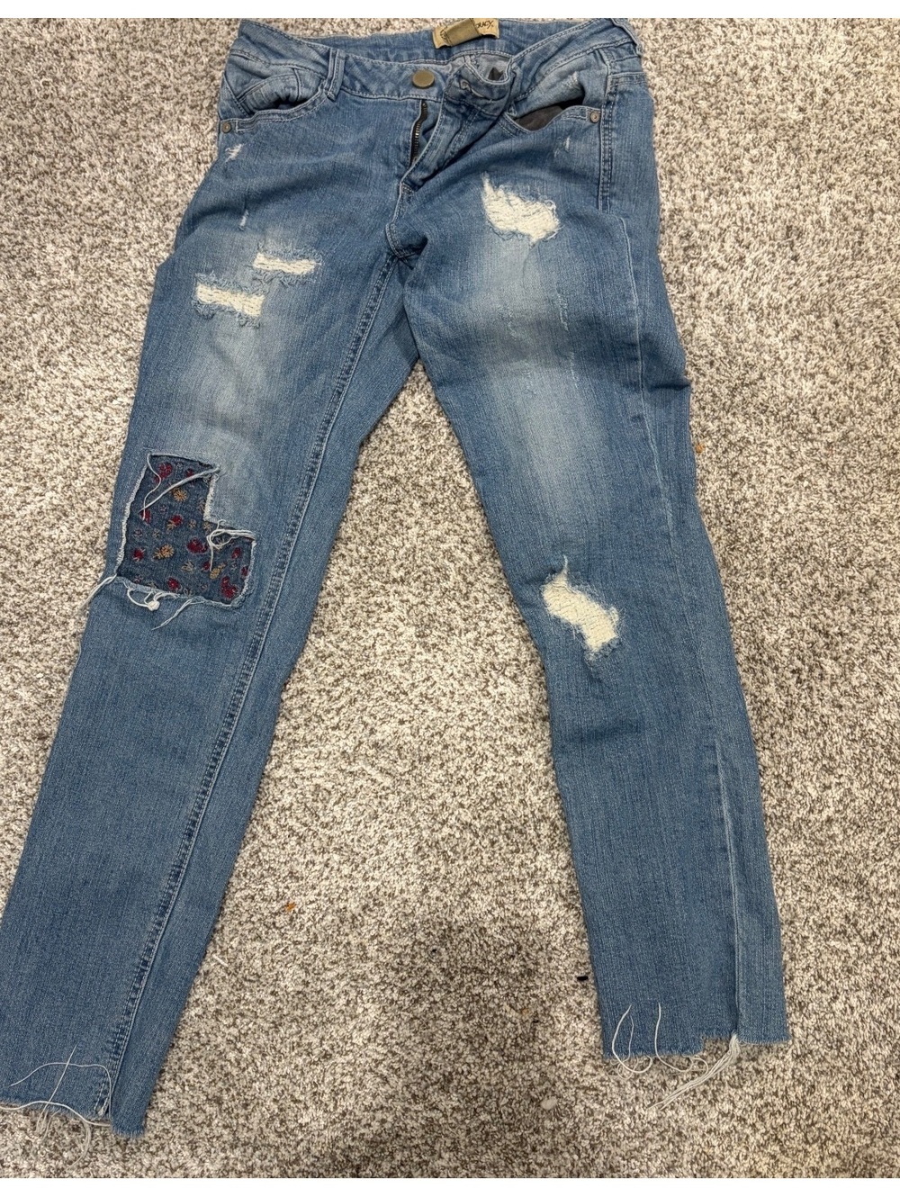 Democracy Girlfriend Distressed Jeans Size 6 Medium Wash
